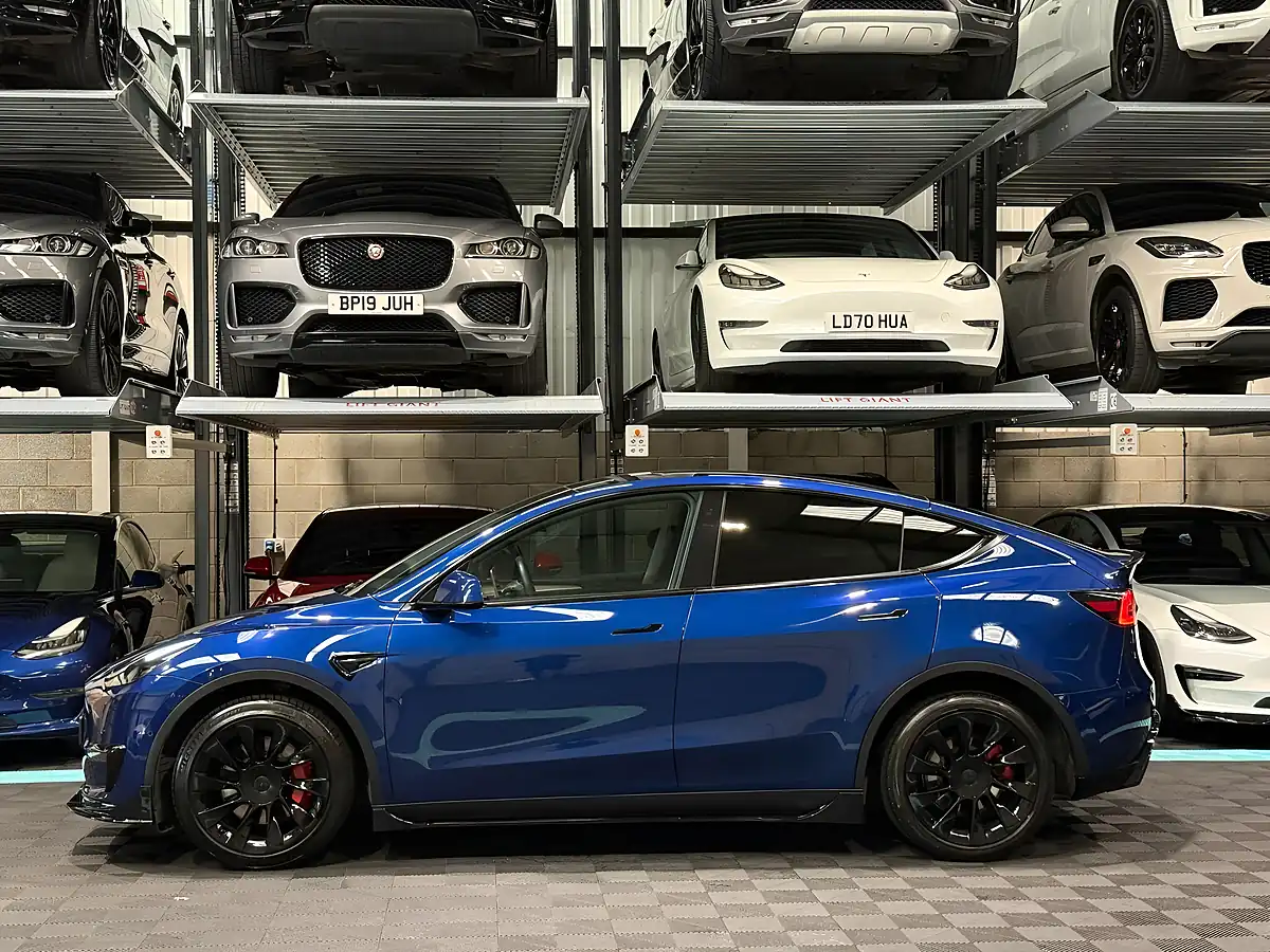 Used 2022 Tesla Model Y Long Range Blue - Interior and Exterior details 6
