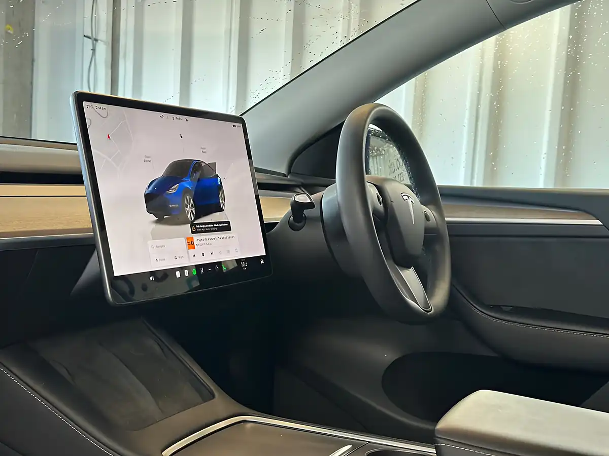 Used 2022 Tesla Model Y Long Range Blue - Interior and Exterior details 2
