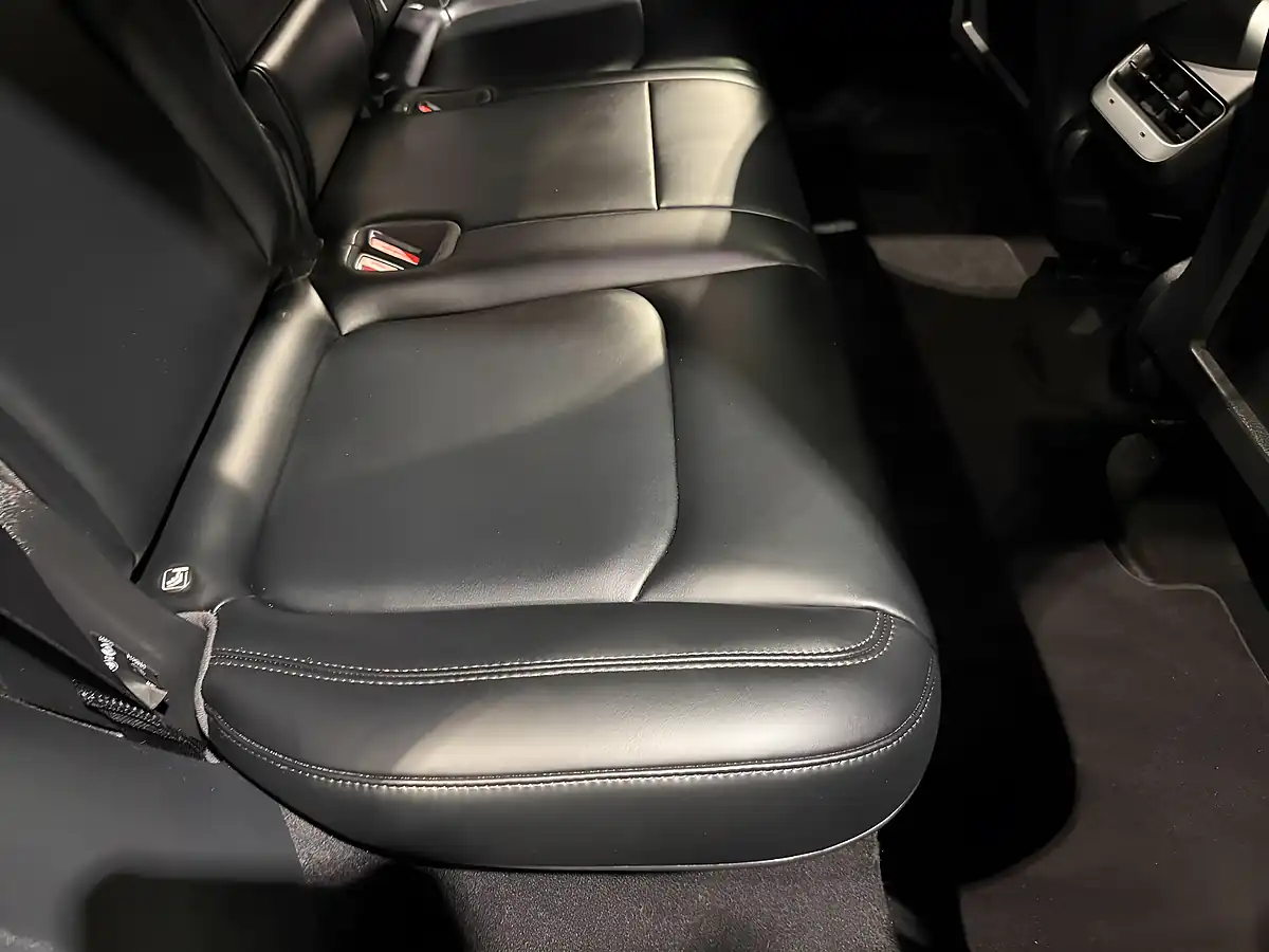 Used 2022 Tesla Model Y Long Range Blue - Interior and Exterior details 15