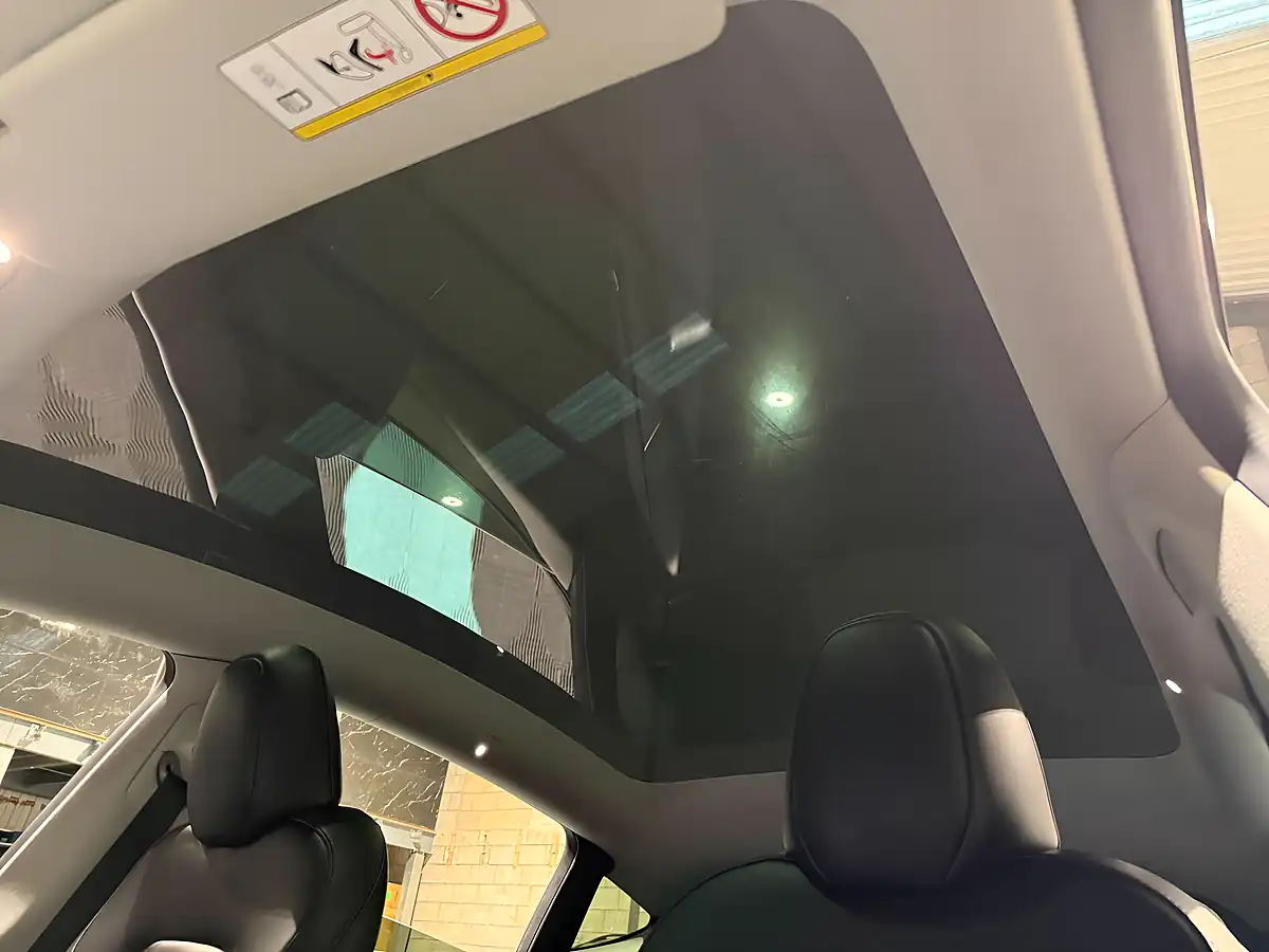 Used 2022 Tesla Model Y Long Range Blue - Interior and Exterior details 17