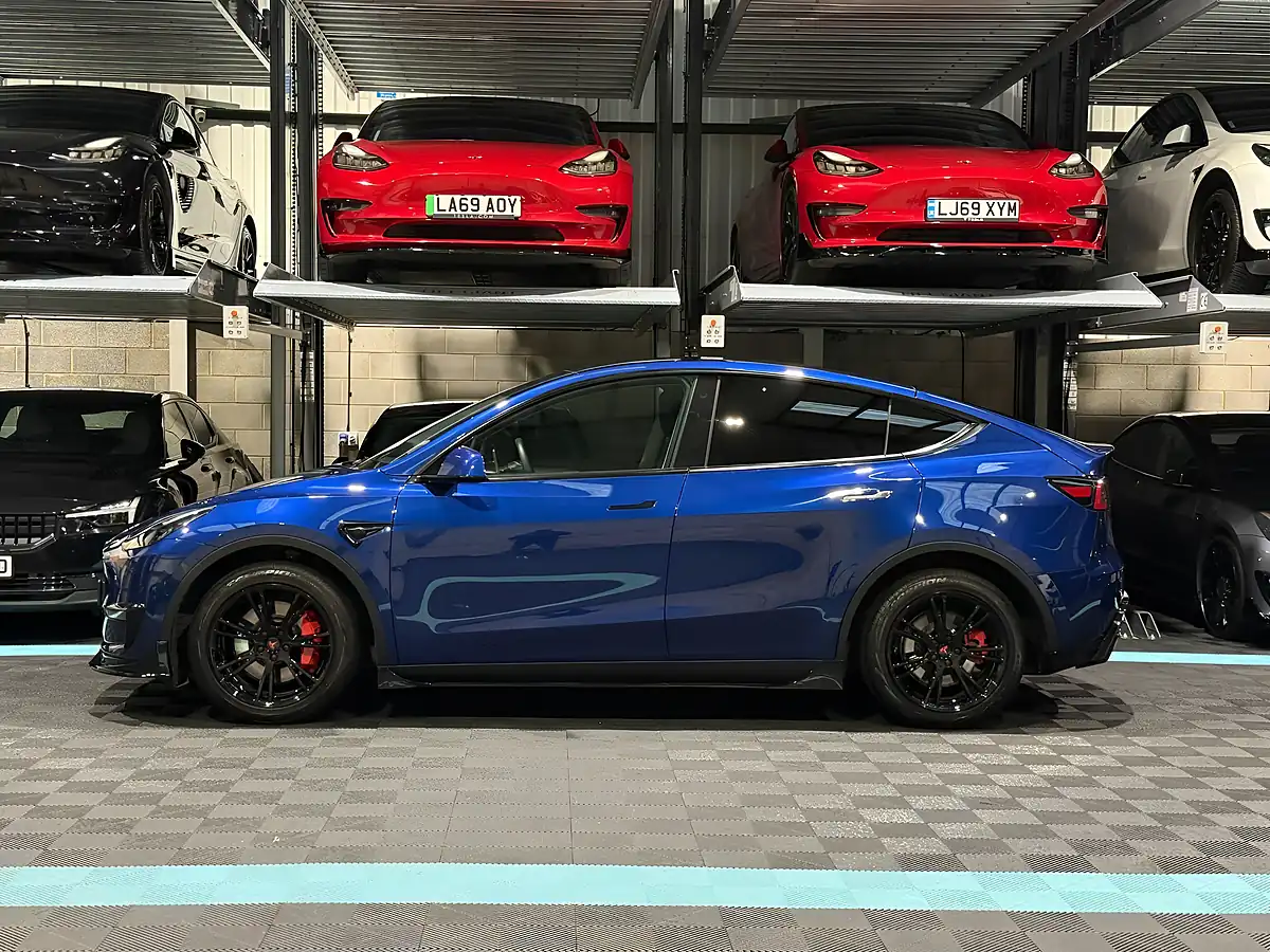 Used 2022 Tesla Model Y Long Range Blue - Interior and Exterior details 6