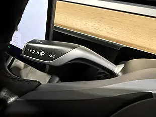 Used 2022 Tesla Model Y Long Range Blue - Interior and Exterior details 18