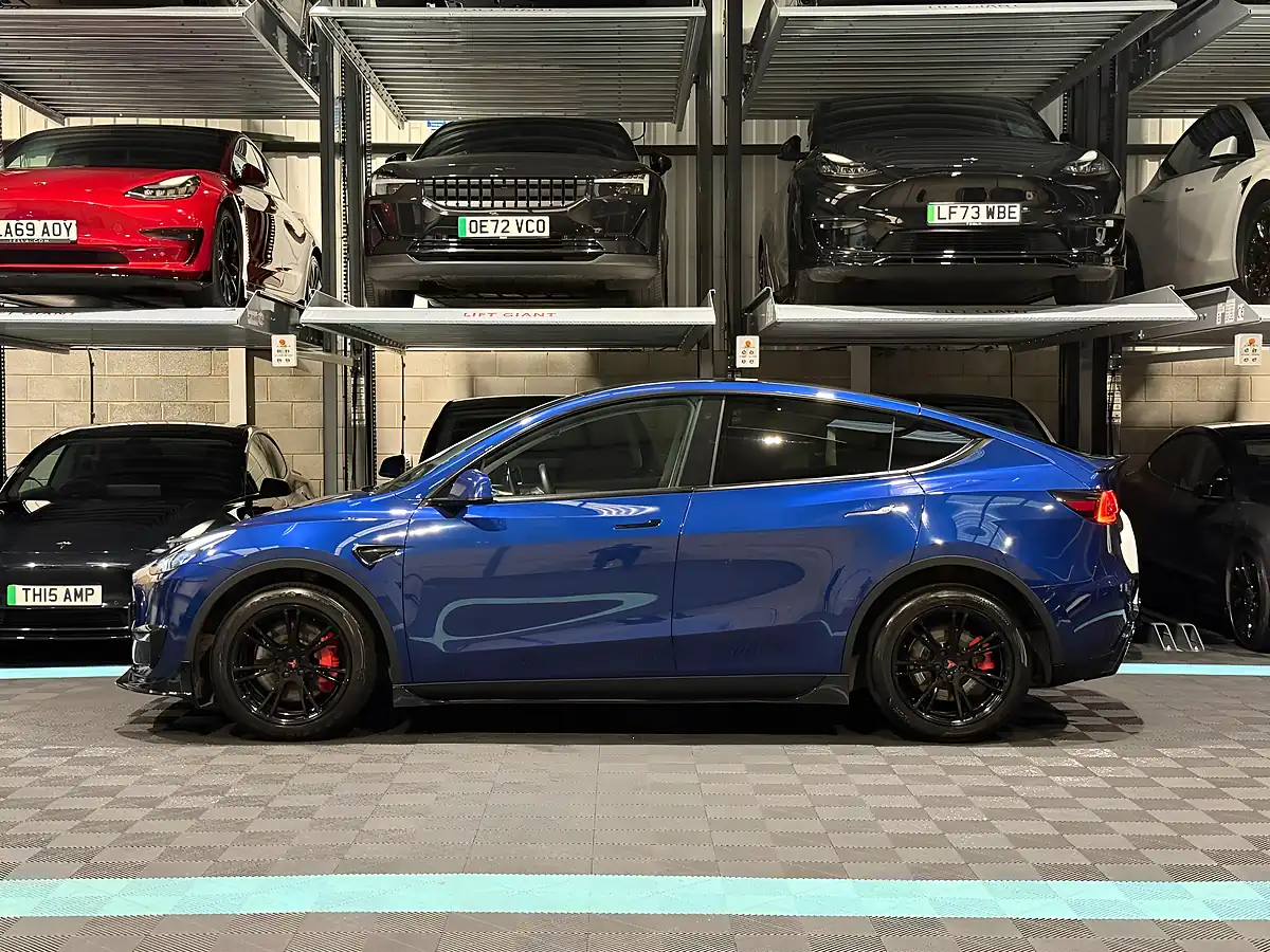 Used 2022 Tesla Model Y Long Range Blue - Interior and Exterior details 6