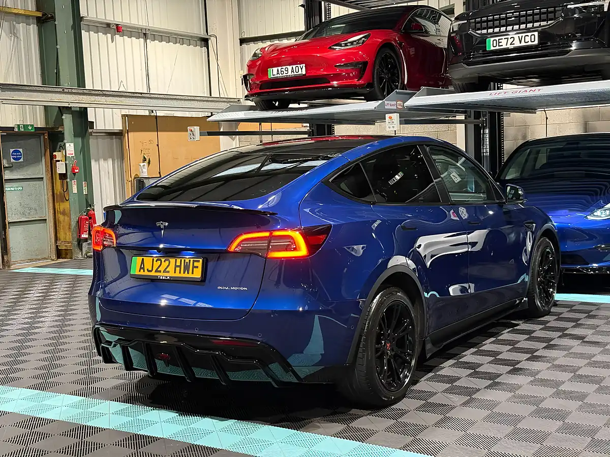 Used 2022 Tesla Model Y Long Range Blue - Interior and Exterior details 9