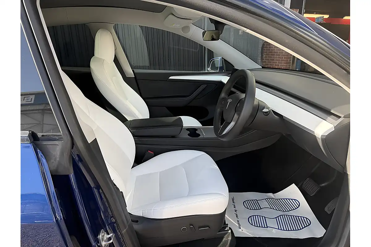 Used 2022 Tesla Model Y Long Range Blue - Interior and Exterior details 10