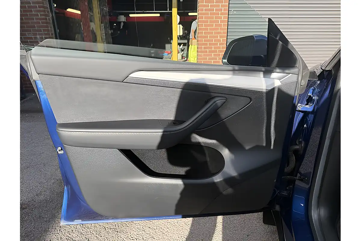 Used 2022 Tesla Model Y Long Range Blue - Interior and Exterior details 19
