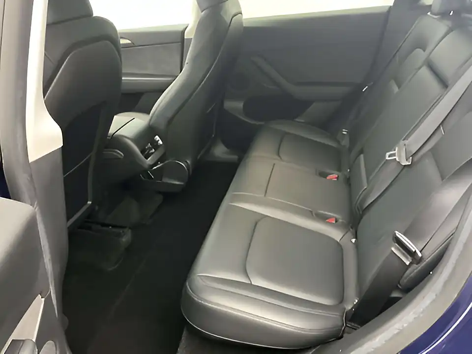 Used 2022 Tesla Model Y Long Range Blue - Interior and Exterior details 8