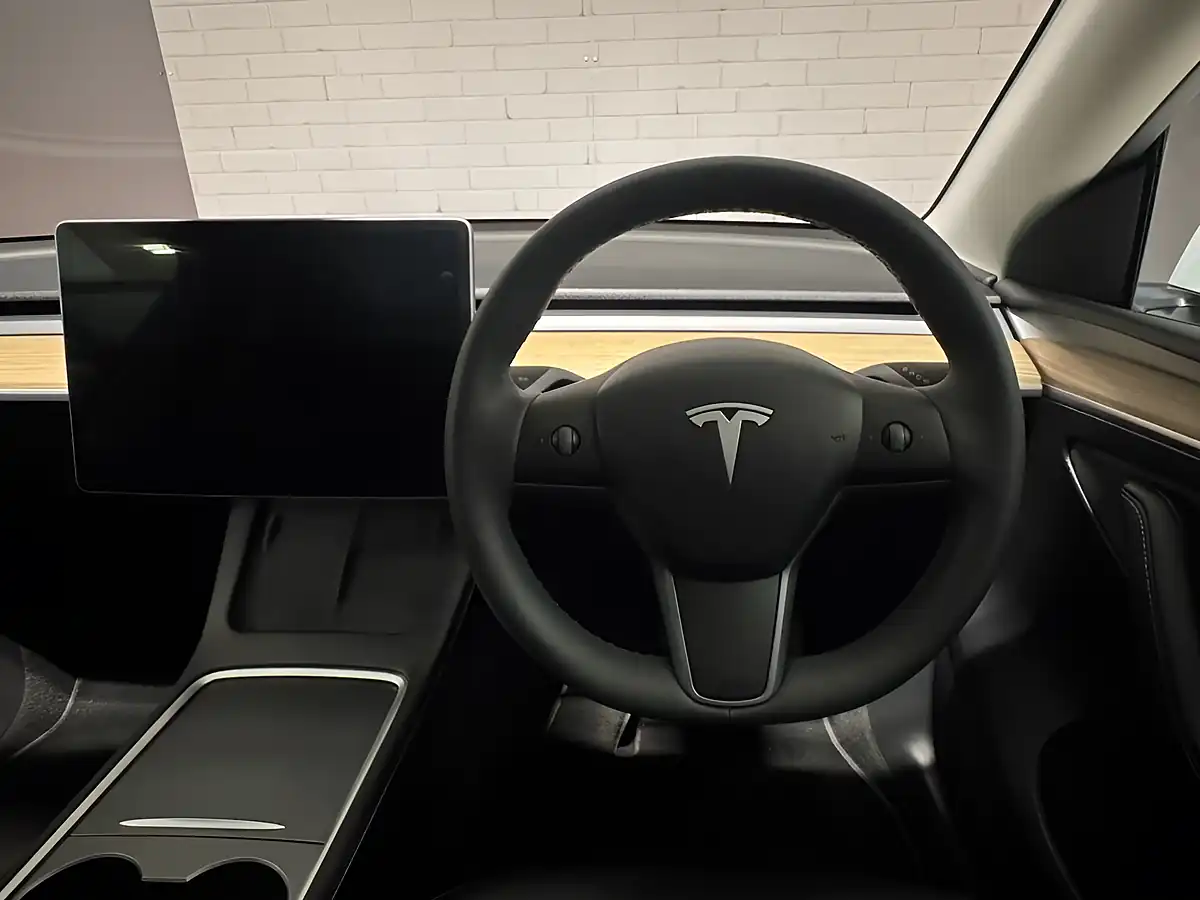 Used 2022 Tesla Model Y Long Range Blue - Interior and Exterior details 13