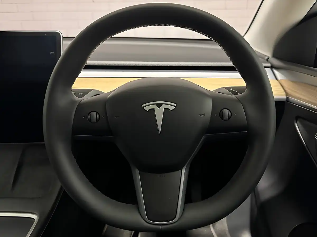 Used 2022 Tesla Model Y Long Range Blue - Interior and Exterior details 14