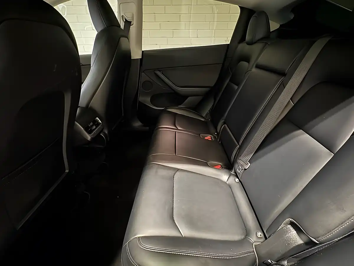 Used 2022 Tesla Model Y Long Range Blue - Interior and Exterior details 9