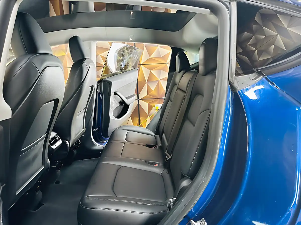 Used 2022 Tesla Model Y Long Range Deep Blue - Interior and Exterior details 19