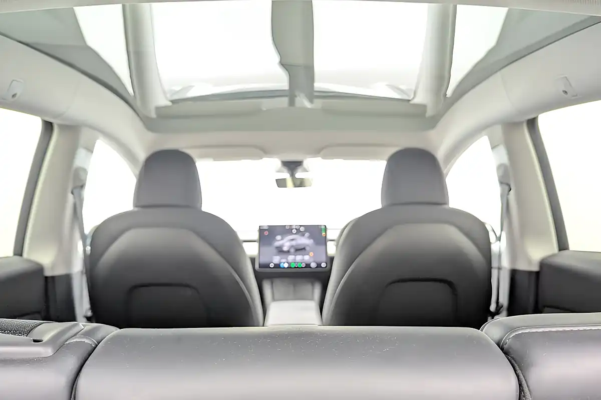 Used 2022 Tesla Model Y Long Range Grey - Interior and Exterior details 11