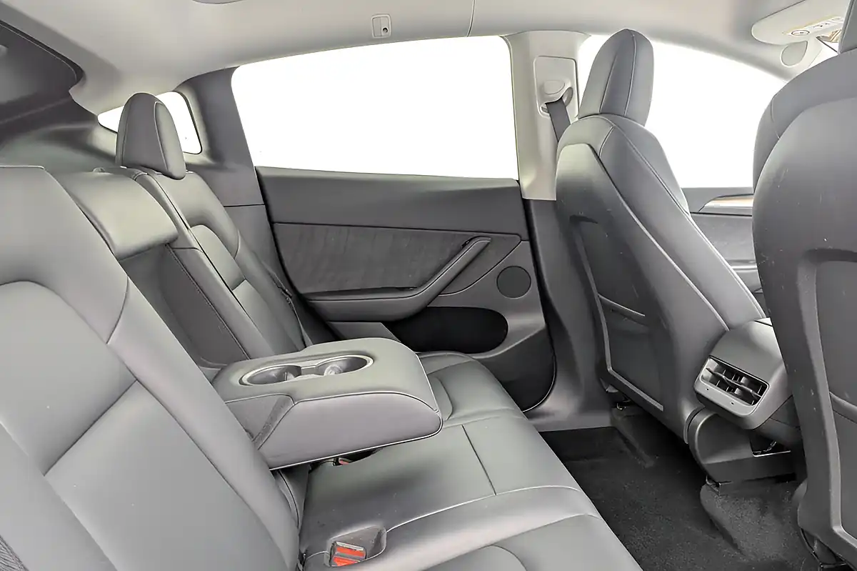 Used 2022 Tesla Model Y Long Range Grey - Interior and Exterior details 15