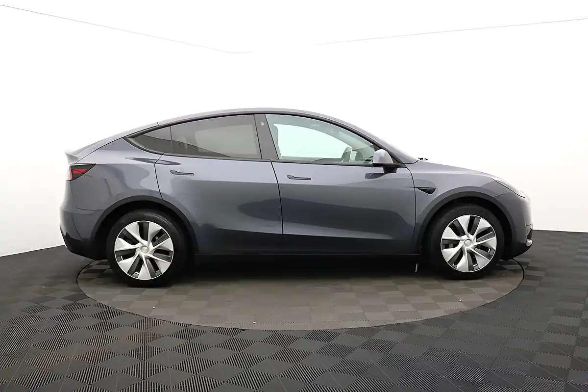 Used 2022 Tesla Model Y Long Range Grey - Interior and Exterior details 2
