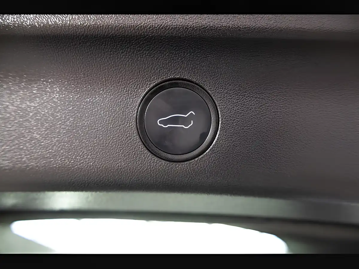 Used 2022 Tesla Model Y Long Range Grey - Interior and Exterior details 11