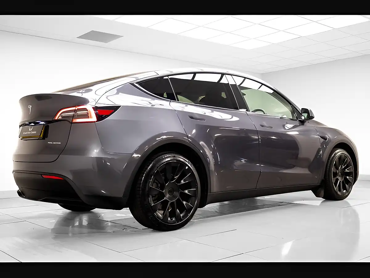 Used 2022 Tesla Model Y Long Range Grey - Interior and Exterior details 8