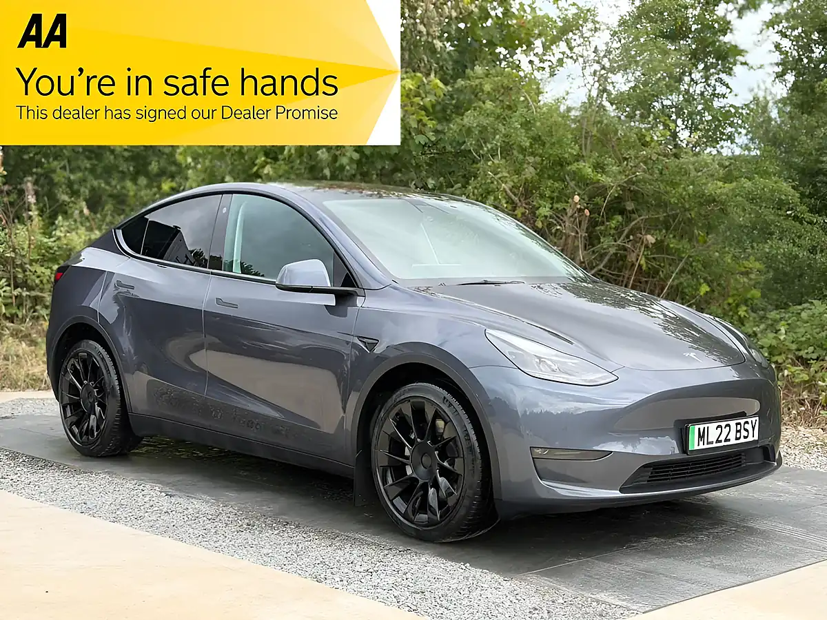 Used 2022 Tesla Model Y Long Range Grey - Front View
