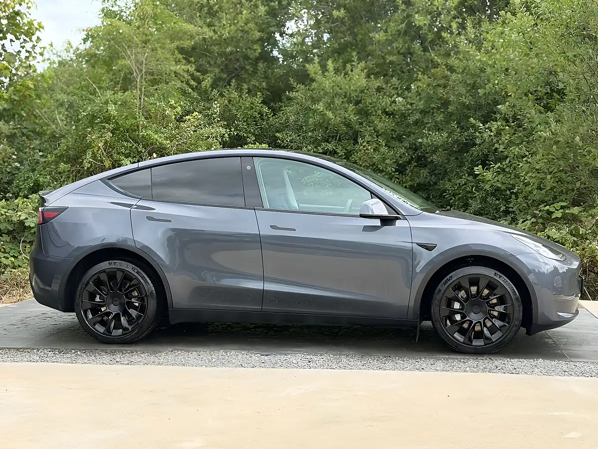 Used 2022 Tesla Model Y Long Range Grey - Interior and Exterior details 2
