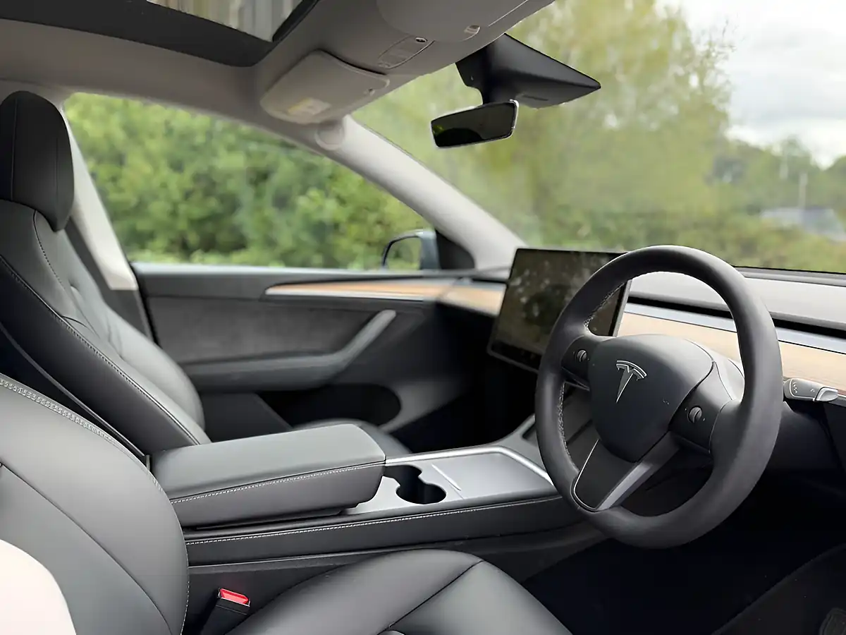 Used 2022 Tesla Model Y Long Range Grey - Interior and Exterior details 6