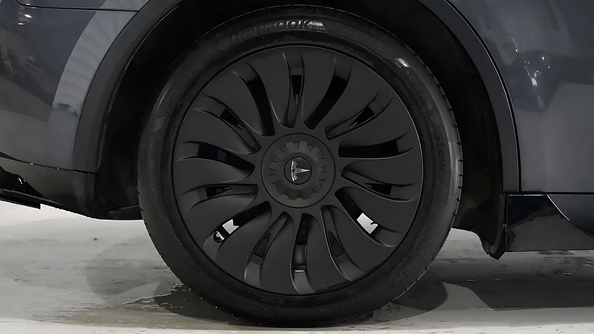 Used 2022 Tesla Model Y Long Range Grey - Interior and Exterior details 7