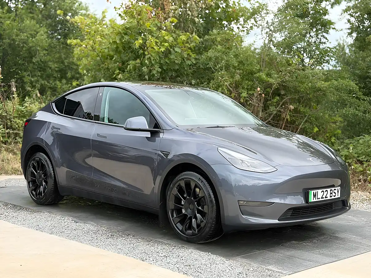 Used 2022 Tesla Model Y Long Range Grey - Interior and Exterior details 10