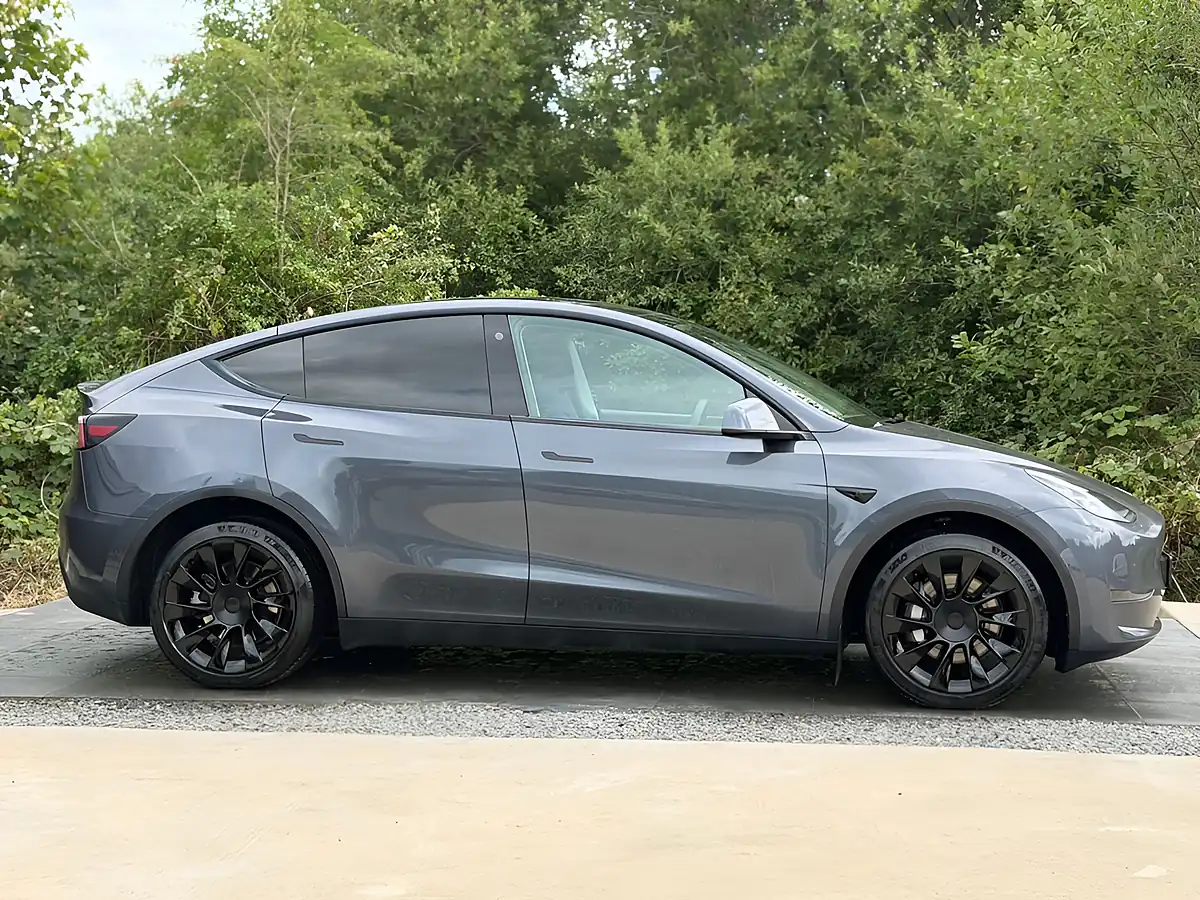 Used 2022 Tesla Model Y Long Range Grey - Interior and Exterior details 2