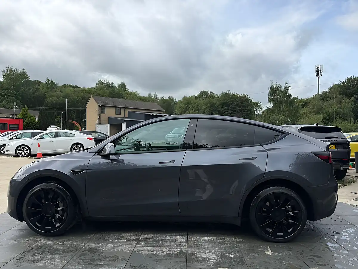 Used 2022 Tesla Model Y Long Range Grey - Interior and Exterior details 6