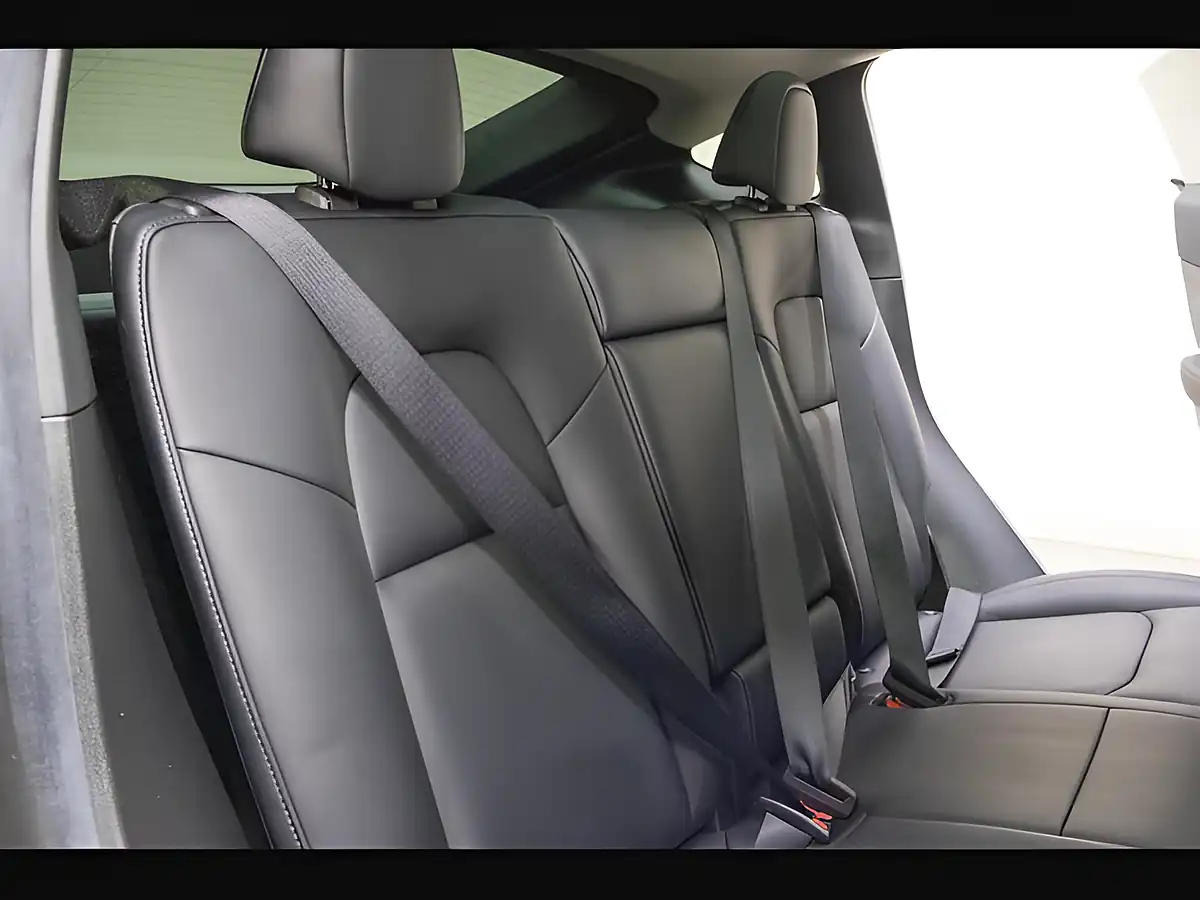Used 2022 Tesla Model Y Long Range Grey - Interior and Exterior details 10