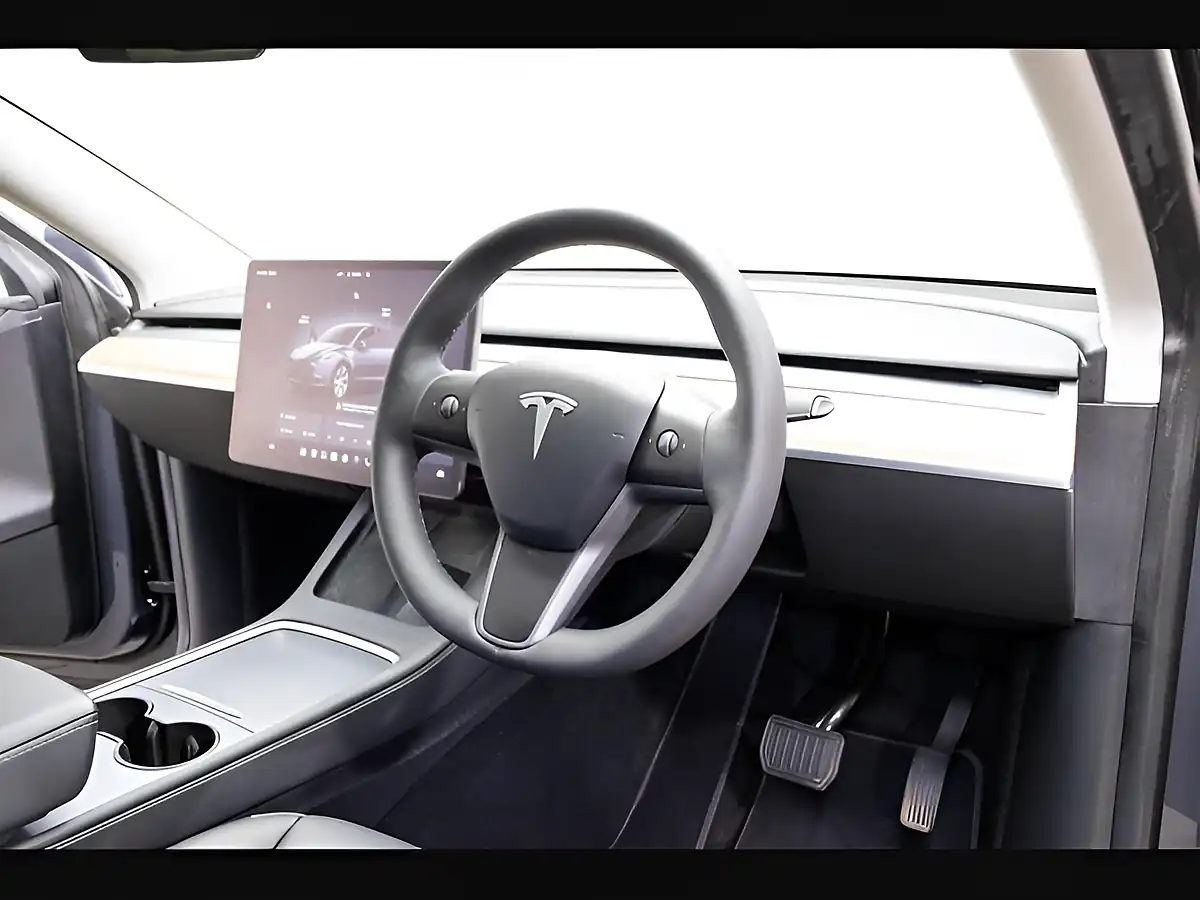 Used 2022 Tesla Model Y Long Range Grey - Interior and Exterior details 18