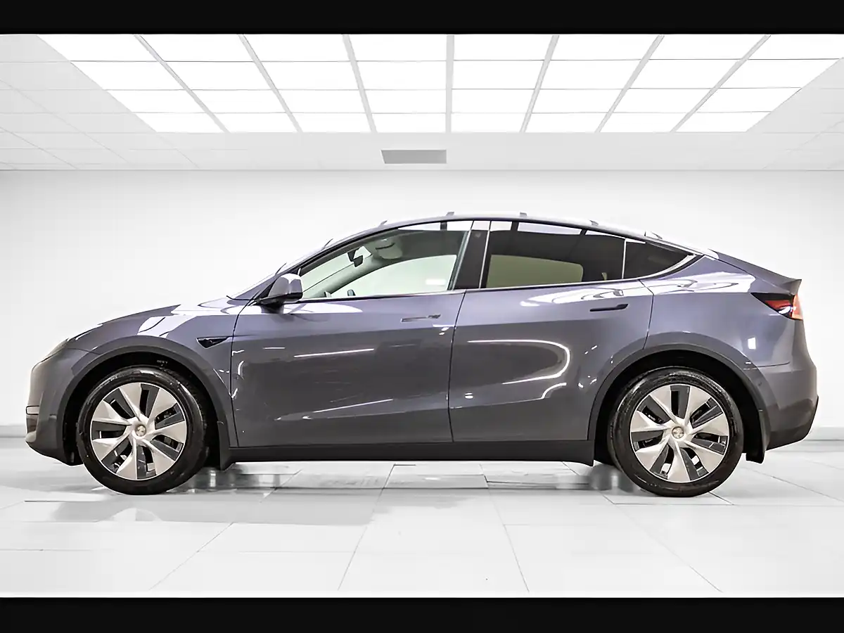 Used 2022 Tesla Model Y Long Range Grey - Interior and Exterior details 6
