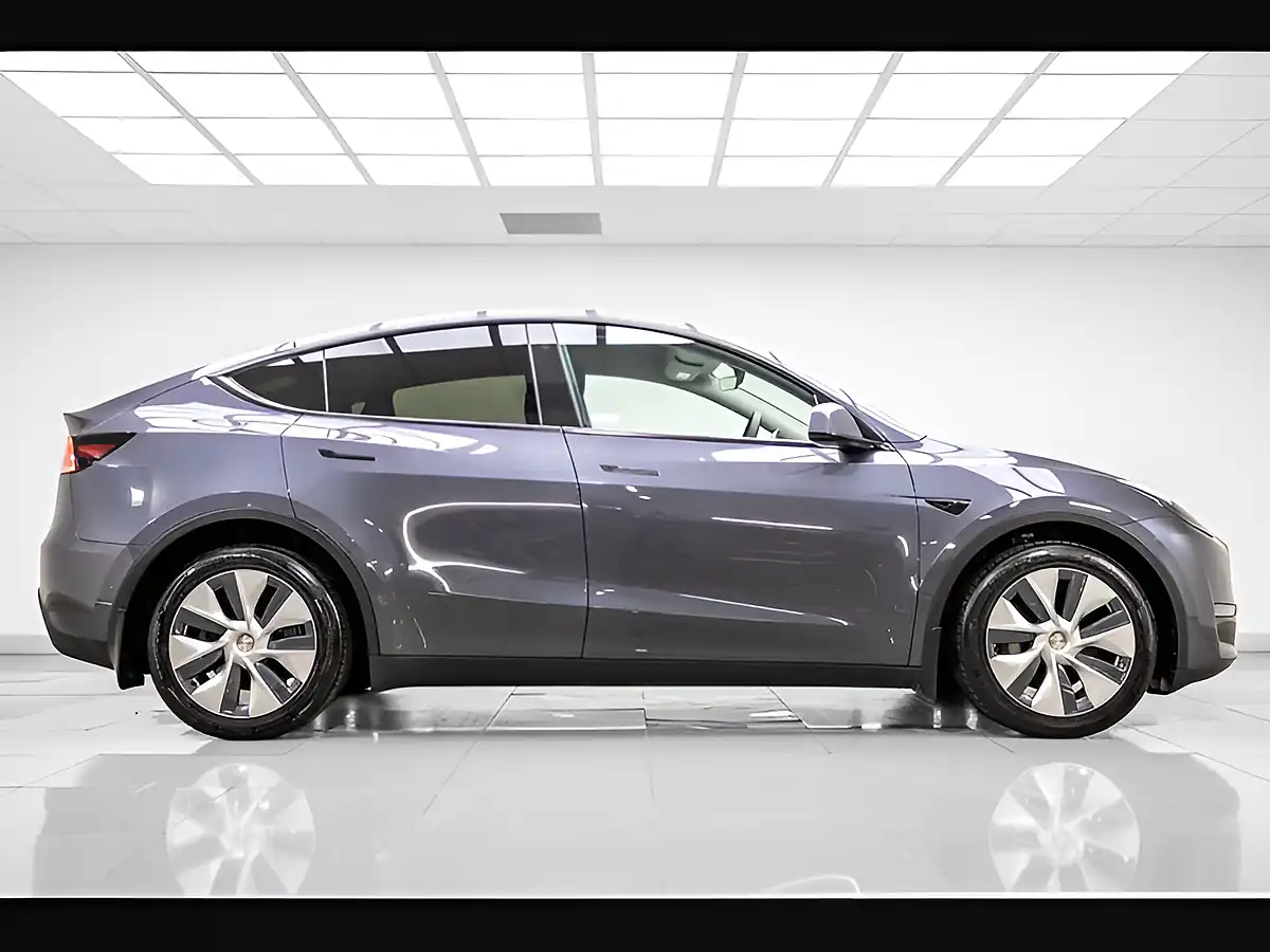 Used 2022 Tesla Model Y Long Range Grey - Interior and Exterior details 7