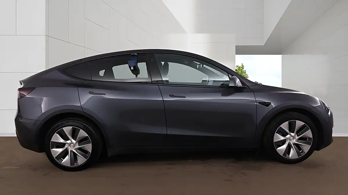 Used 2022 Tesla Model Y Long Range Grey - Interior and Exterior details 10