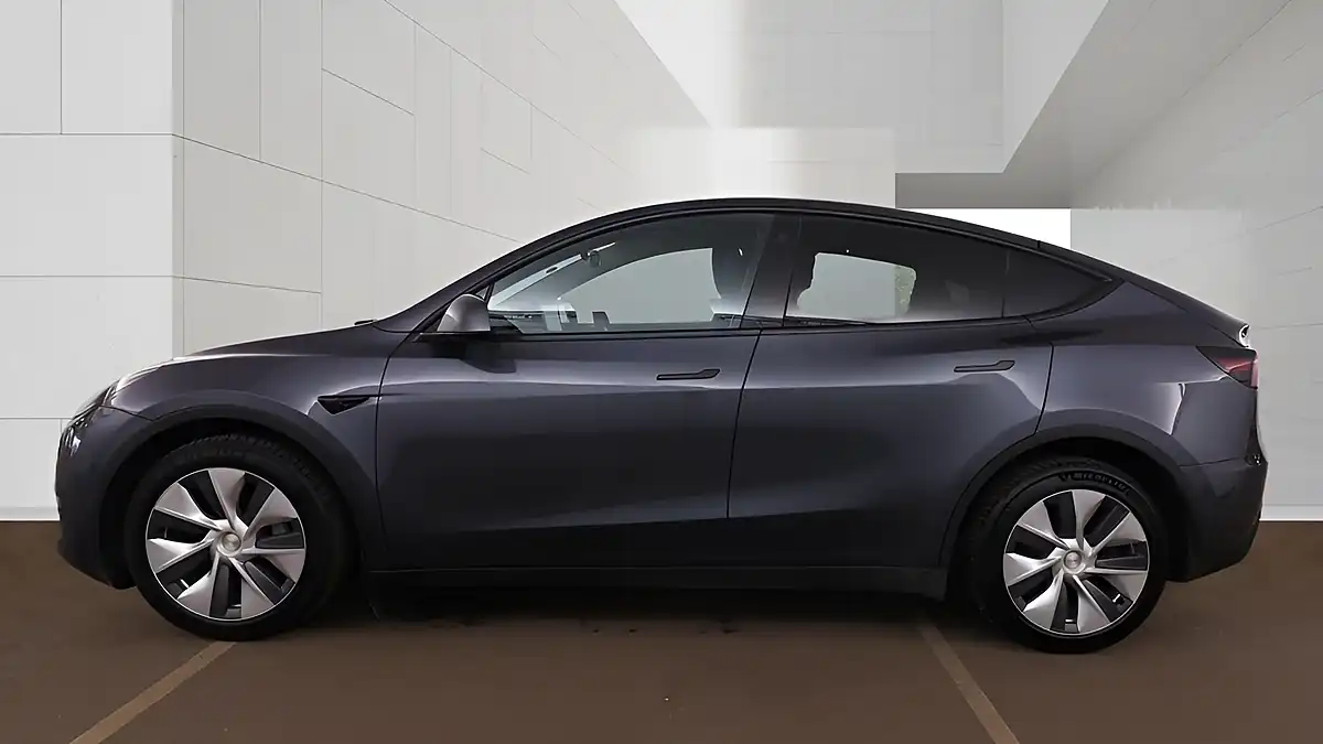Used 2022 Tesla Model Y Long Range Grey - Interior and Exterior details 11