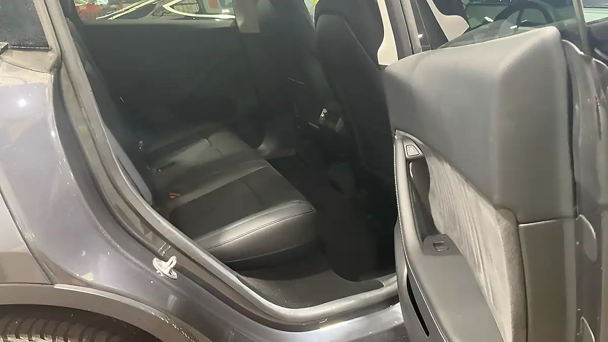 Used 2022 Tesla Model Y Long Range Grey - Interior and Exterior details 16