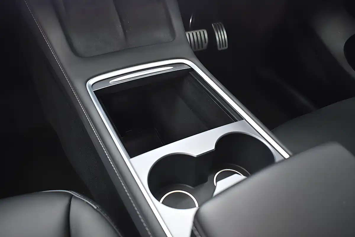 Used 2022 Tesla Model Y Long Range Grey - Interior and Exterior details 12