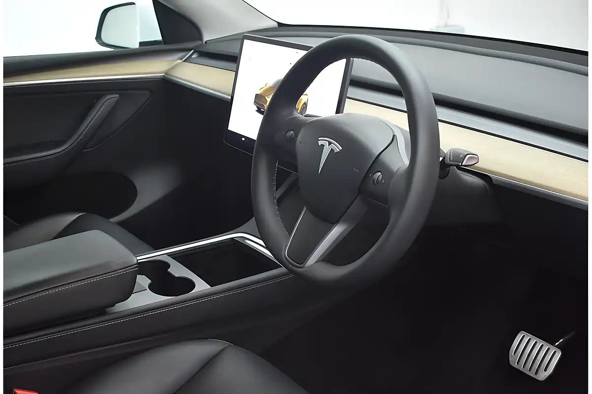 Used 2022 Tesla Model Y Long Range Grey - Interior and Exterior details 13