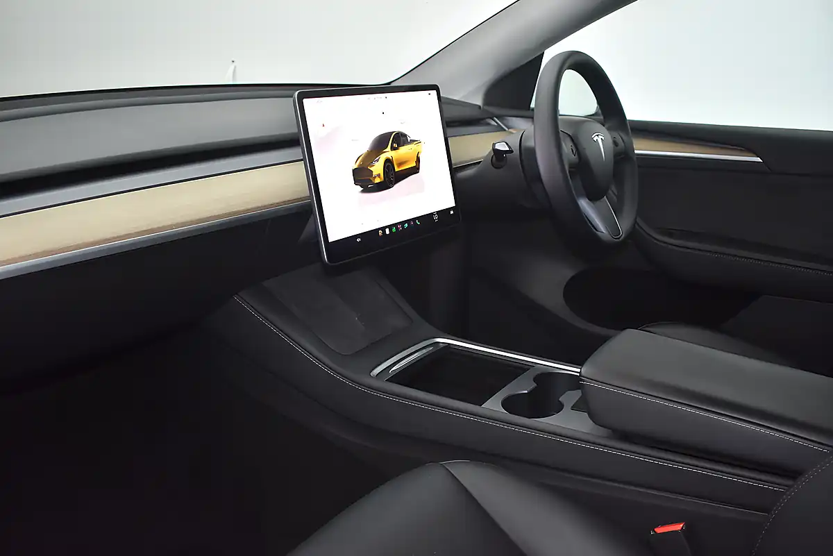 Used 2022 Tesla Model Y Long Range Grey - Interior and Exterior details 4
