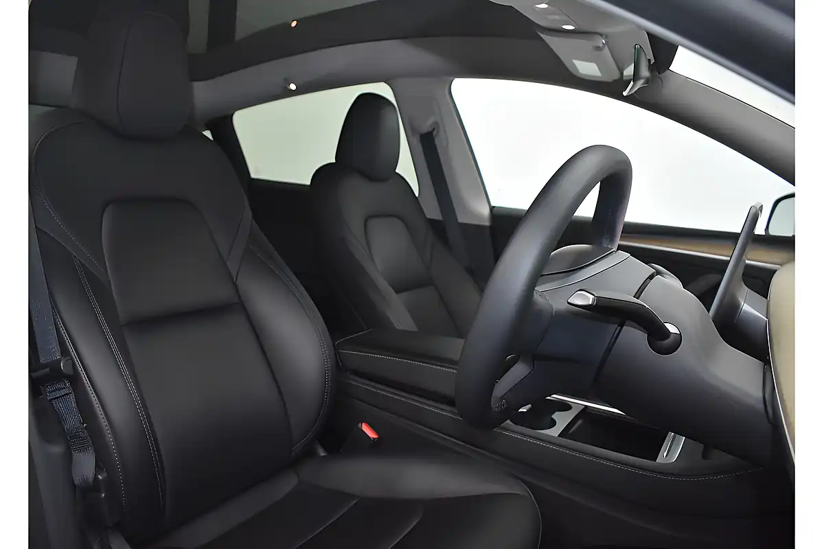 Used 2022 Tesla Model Y Long Range Grey - Interior and Exterior details 5