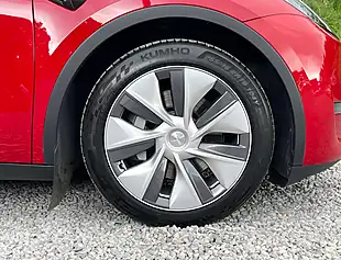 Used 2022 Tesla Model Y Long Range Midnight Cherry Red - Interior and Exterior details 11