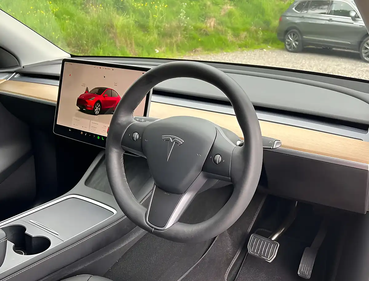 Used 2022 Tesla Model Y Long Range Midnight Cherry Red - Interior and Exterior details 14