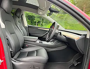 Used 2022 Tesla Model Y Long Range Midnight Cherry Red - Interior and Exterior details 15