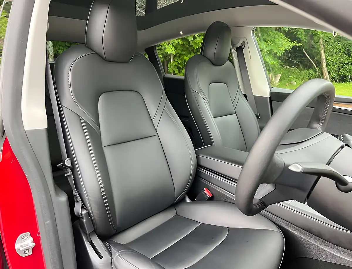 Used 2022 Tesla Model Y Long Range Midnight Cherry Red - Interior and Exterior details 16