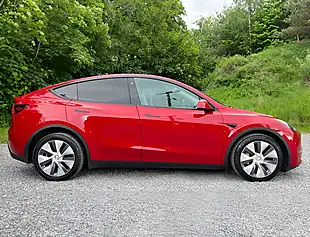 Used 2022 Tesla Model Y Long Range Midnight Cherry Red - Interior and Exterior details 2