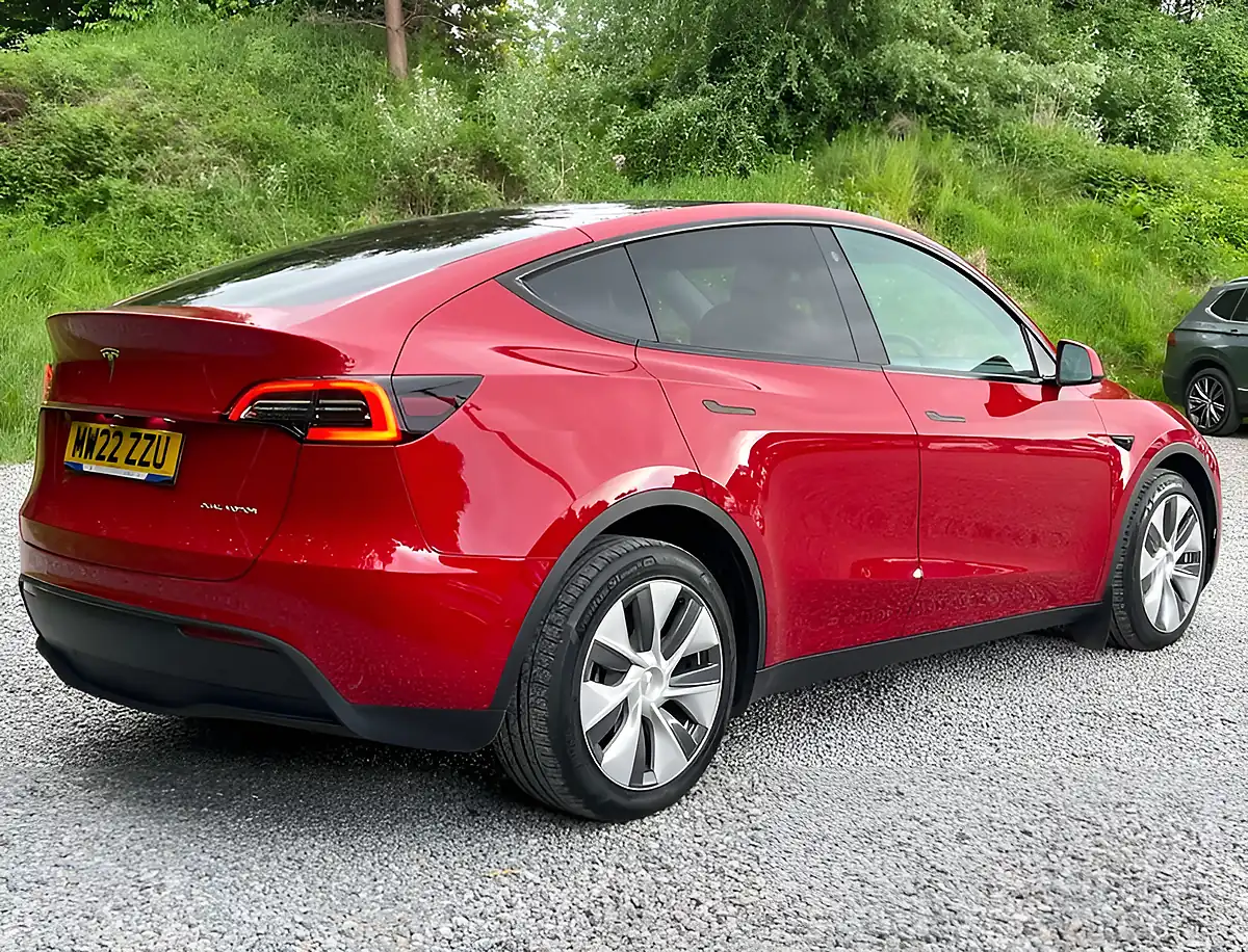 Used 2022 Tesla Model Y Long Range Midnight Cherry Red - Interior and Exterior details 3