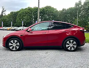 Used 2022 Tesla Model Y Long Range Midnight Cherry Red - Interior and Exterior details 7