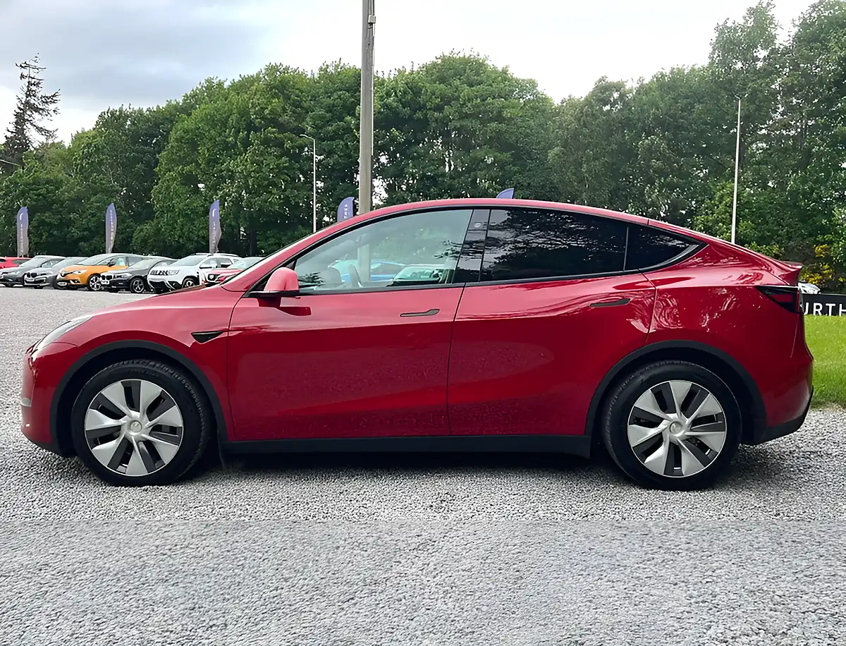 Used 2022 Tesla Model Y Long Range Midnight Cherry Red - Interior and Exterior details 7