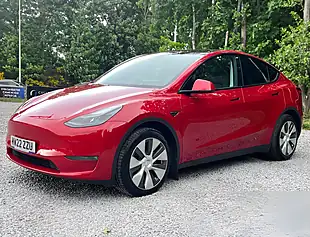 Used 2022 Tesla Model Y Long Range Midnight Cherry Red - Interior and Exterior details 8