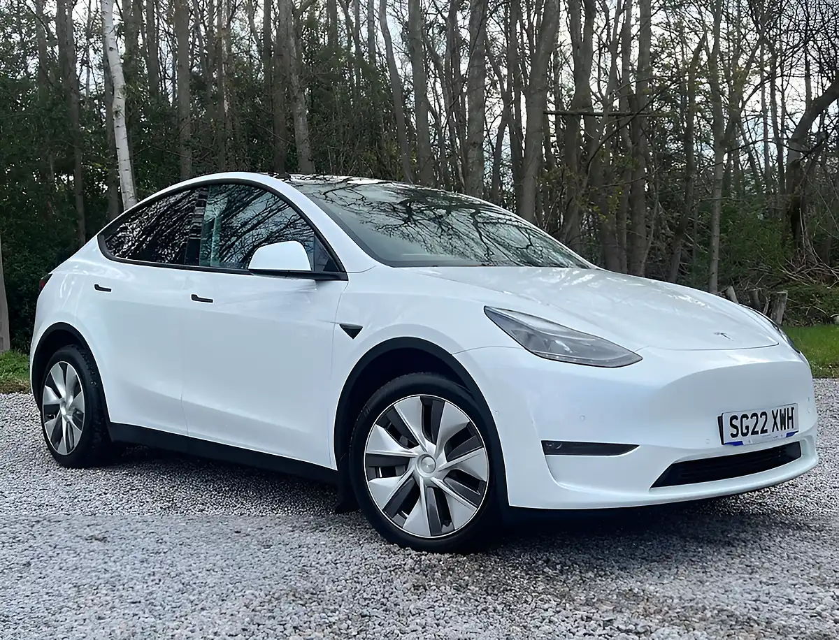 Used 2022 Tesla Model Y Long Range Pearl White - Front View