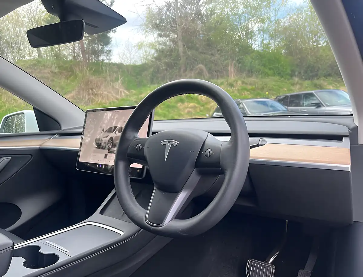 Used 2022 Tesla Model Y Long Range Pearl White - Interior and Exterior details 11