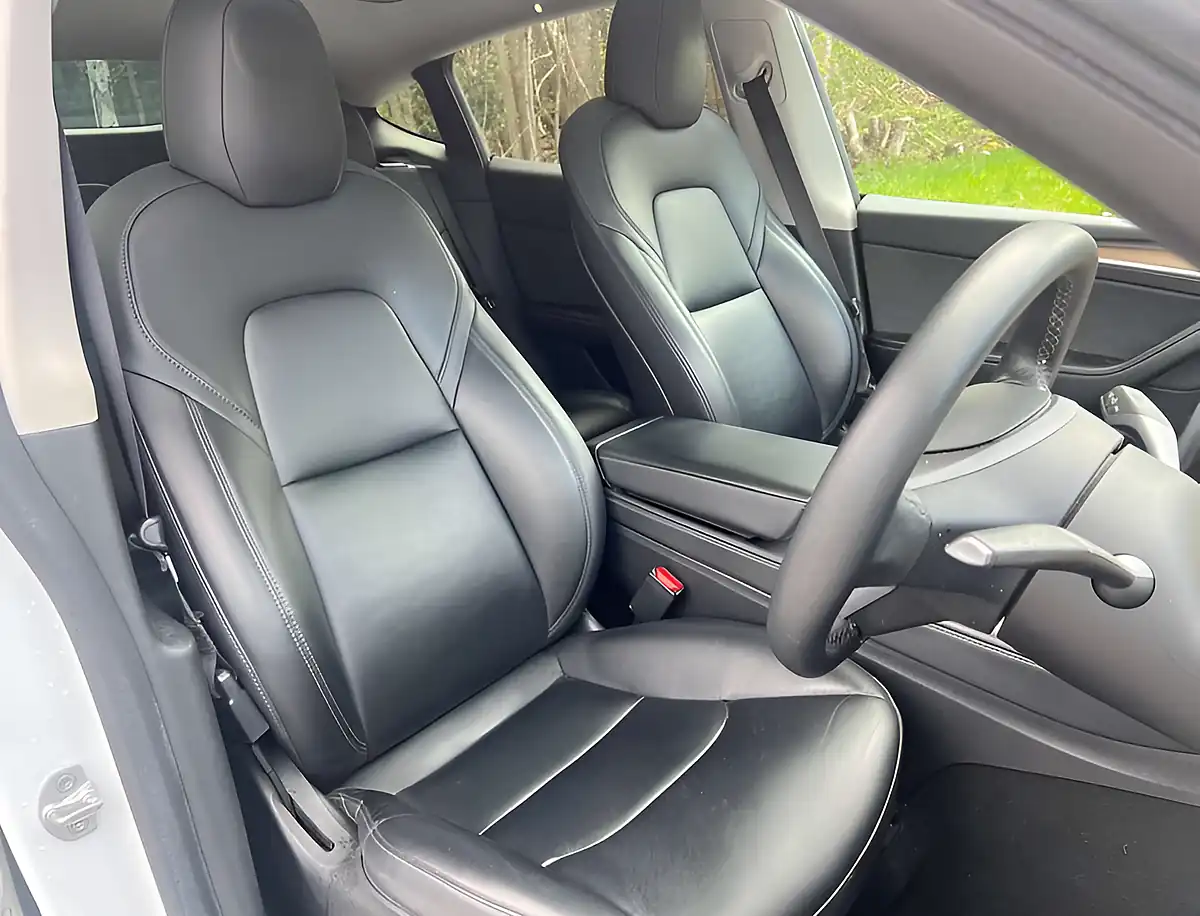 Used 2022 Tesla Model Y Long Range Pearl White - Interior and Exterior details 12